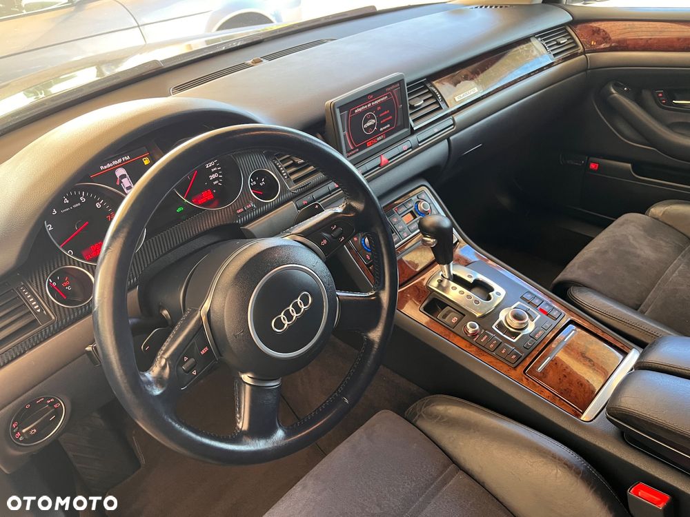 Audi A8 4.2 Quattro - 11