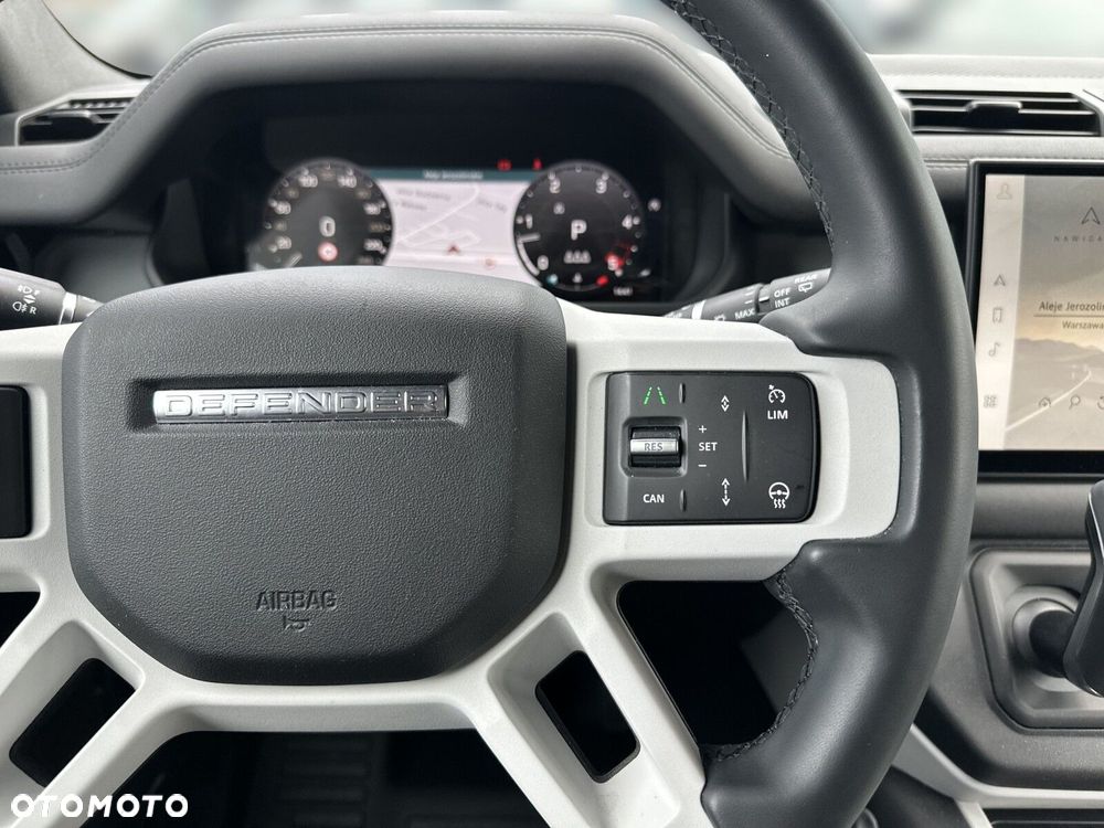 Land Rover Defender - 20
