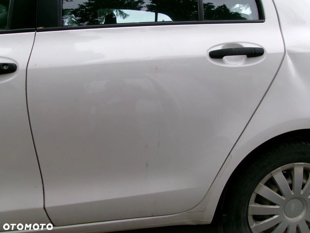 DRZWI LEWE TYLNE  TOYOTA YARIS II 068 - 1