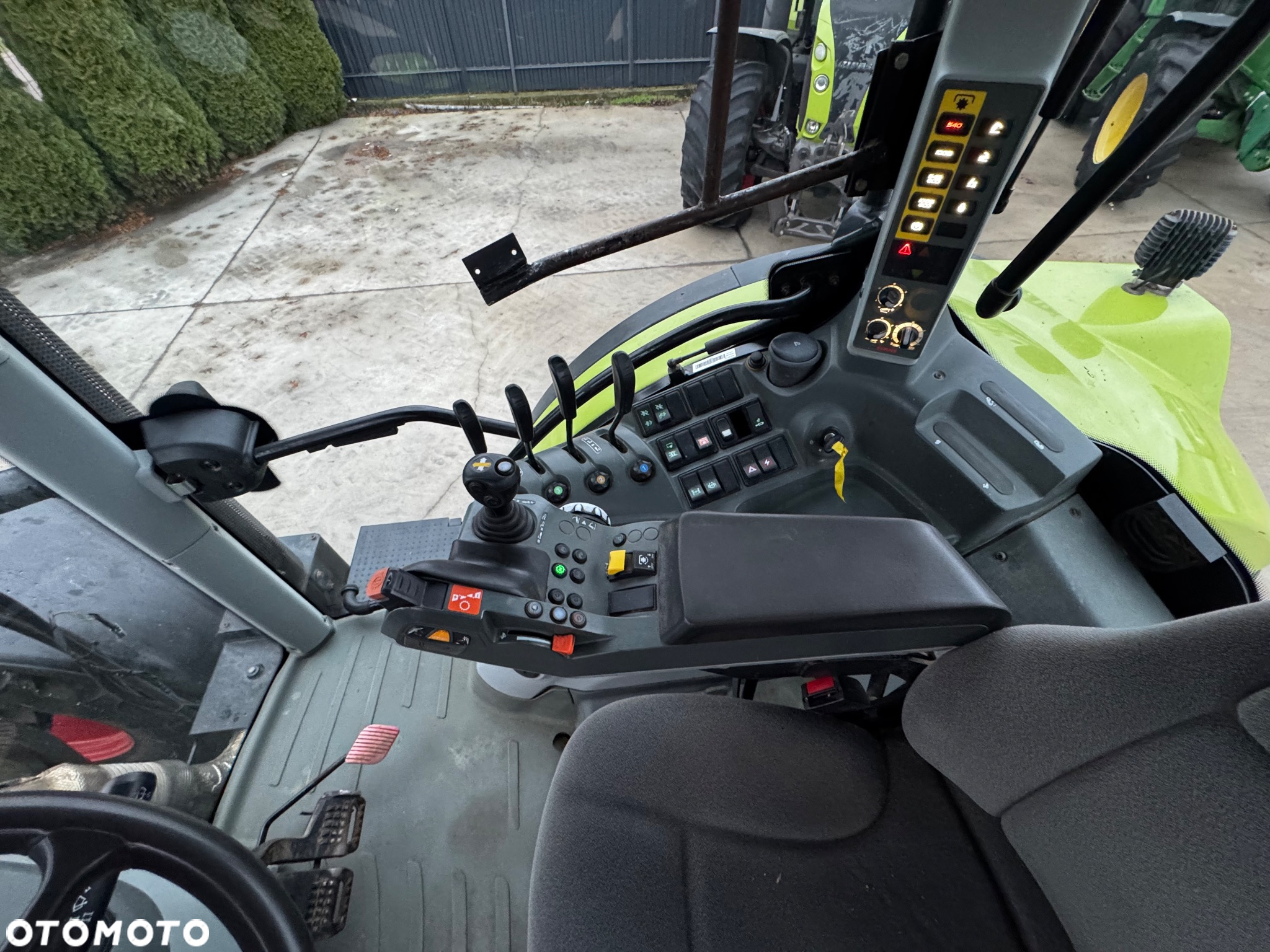 Claas Arion 640 - 8