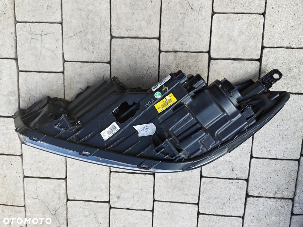 Hyundai Tuscon III  2015-2020 lampa przód  92102-D7000 - 2