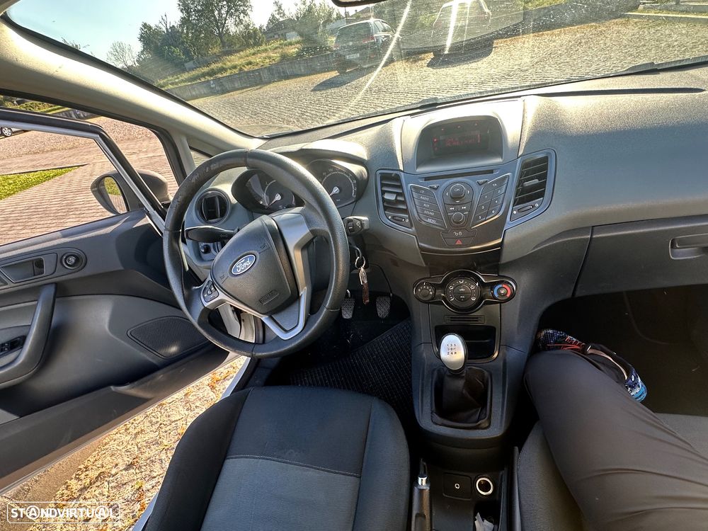Ford Fiesta - 11
