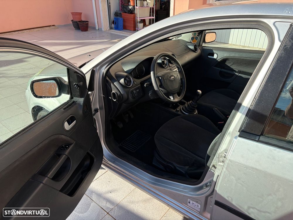 Ford Fiesta - 8