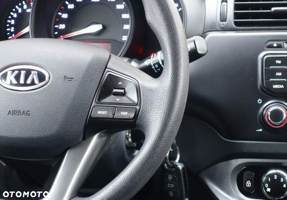 Kia Rio - 19