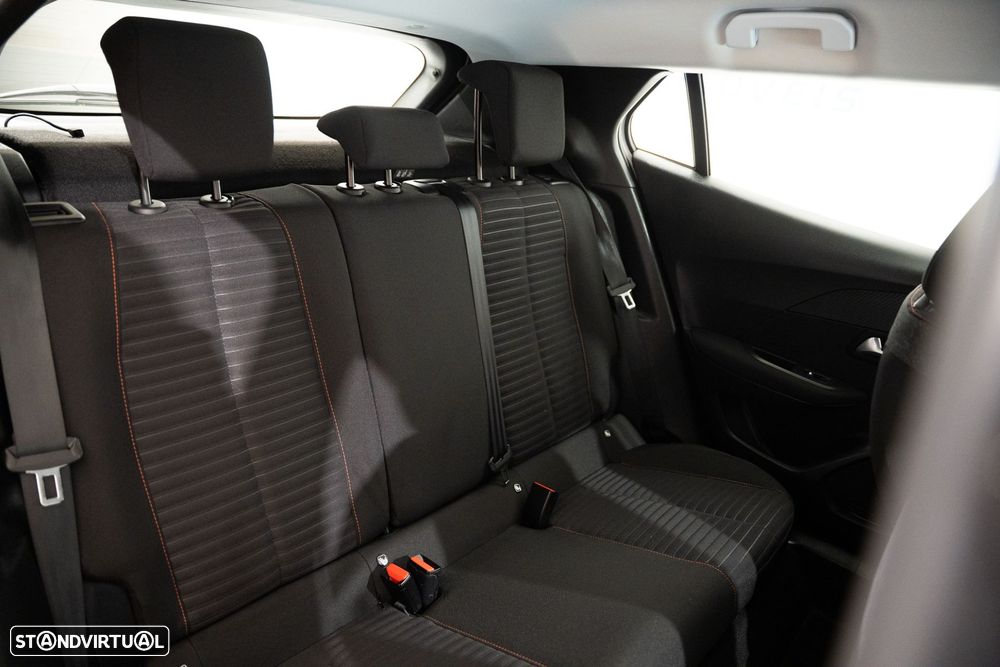 Peugeot 2008 1.2 PureTech Active EAT8 - 25