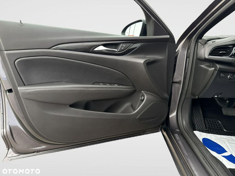Opel Insignia - 10