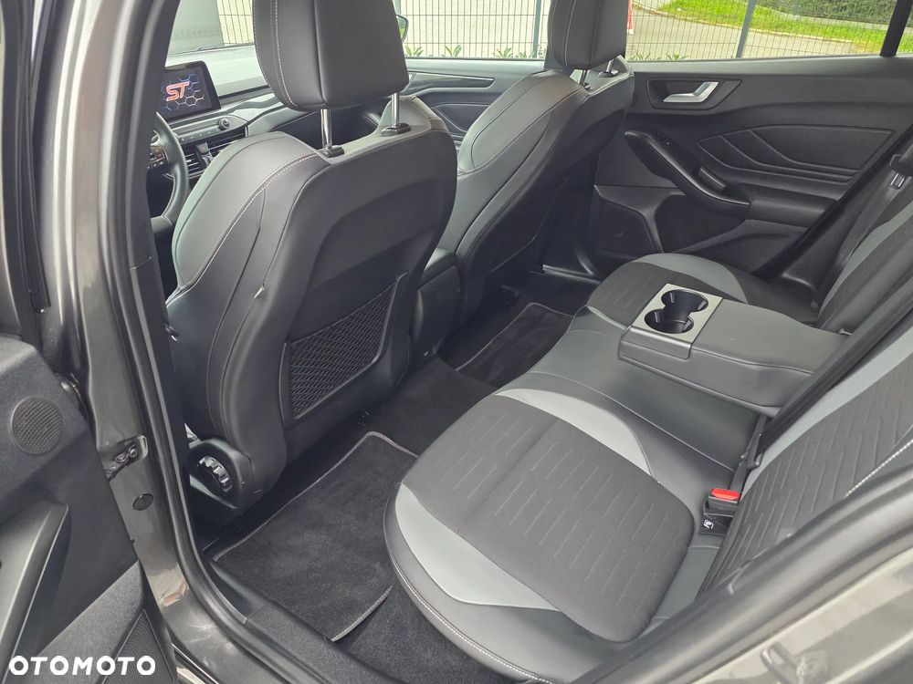 Ford Focus Turnier 2.0 EcoBlue S&S ST mit Styling-Paket - 10