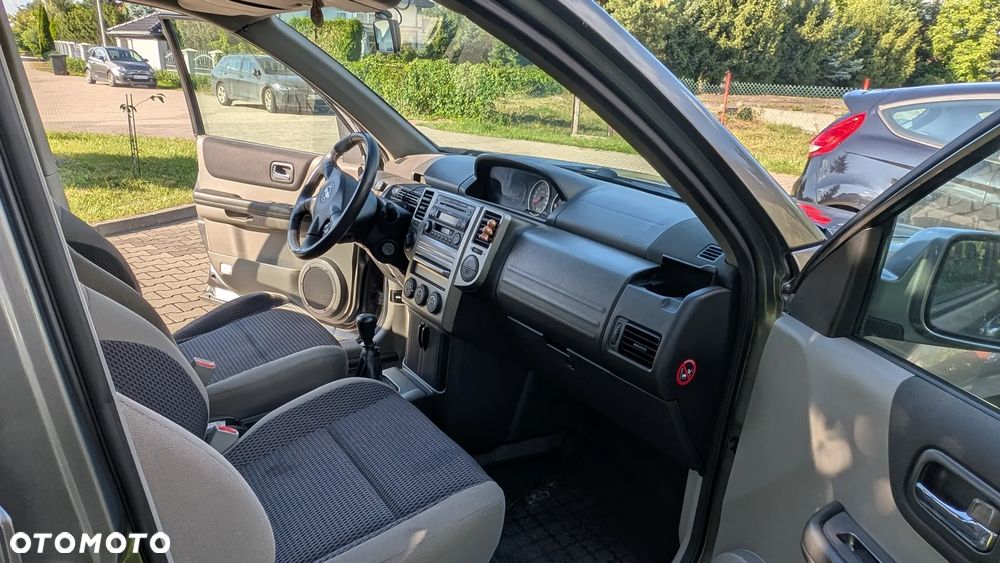Nissan X-Trail 2.2 dCi 4x4 Columbia - 9