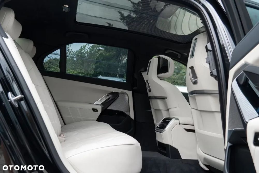 BMW Seria 7 - 27