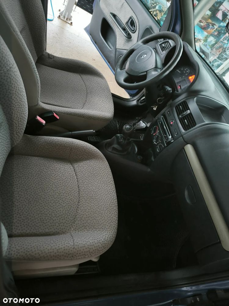 Renault Clio - 22