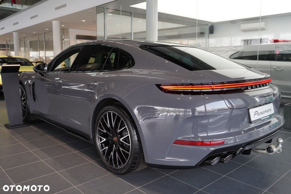 Porsche Panamera 4 - 8