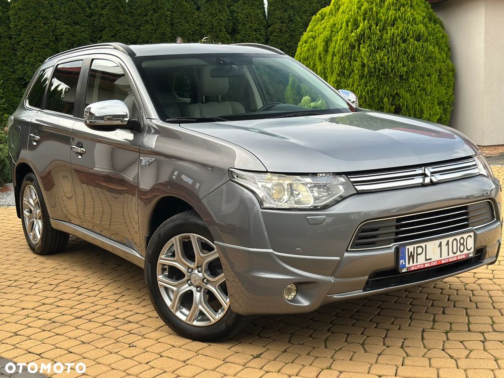 Mitsubishi Outlander - 1