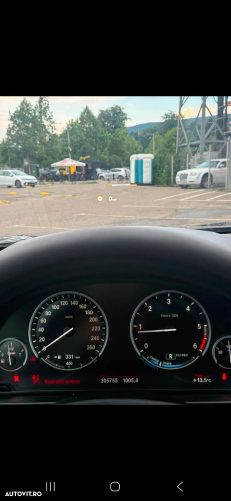 BMW Seria 5 525d xDrive - 4