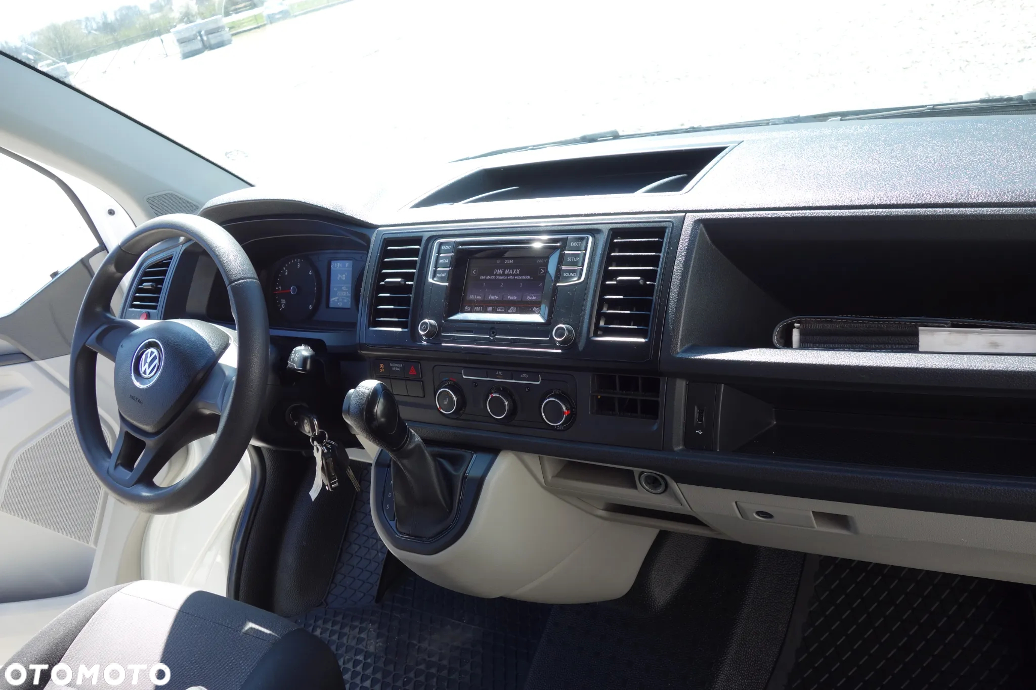 Volkswagen Transporter Long Automat 2.0 TDI 150 KM Klima Webasto - 22
