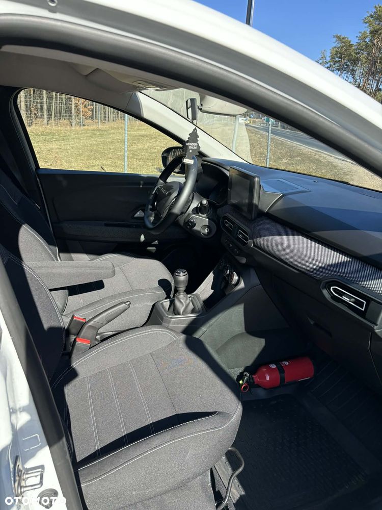 Dacia Sandero - 8