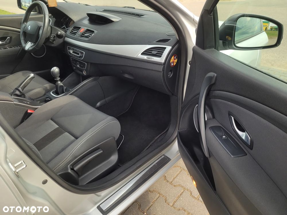 Renault Megane TCe 180 Dynamique - 19