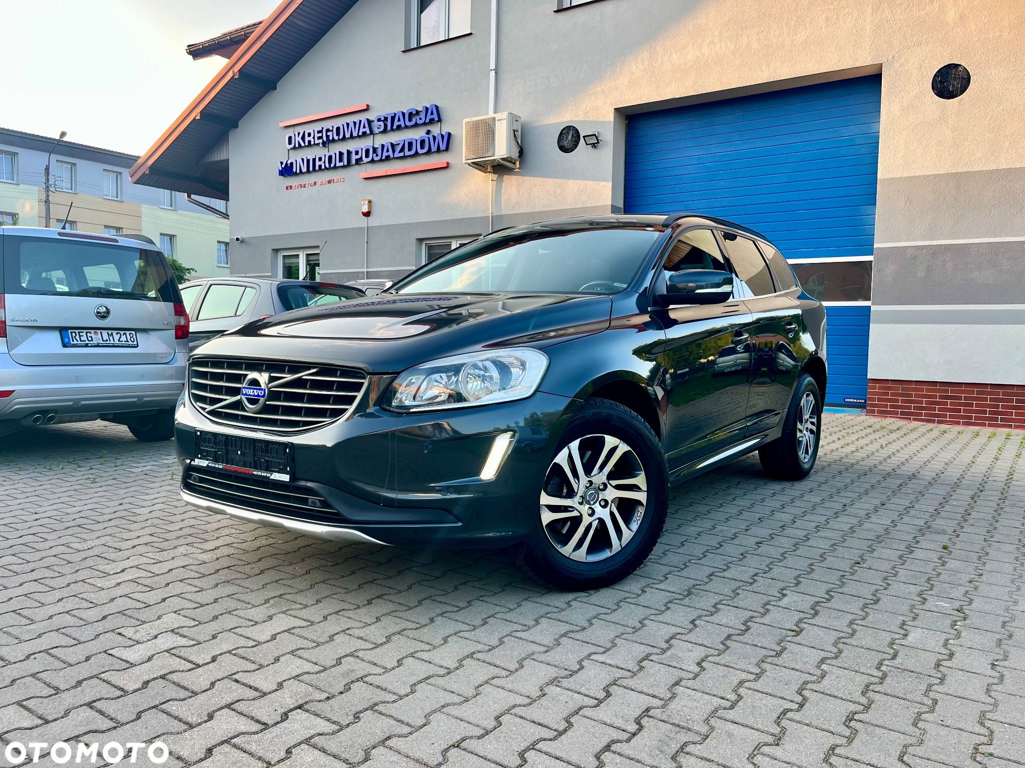 Volvo XC 60 D4 Momentum - 1