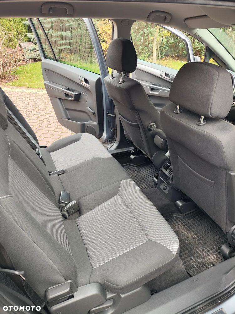 Opel Zafira - 10