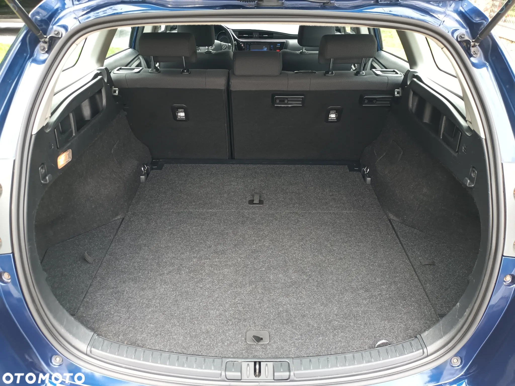 Toyota Auris 1.6 Premium MS - 14