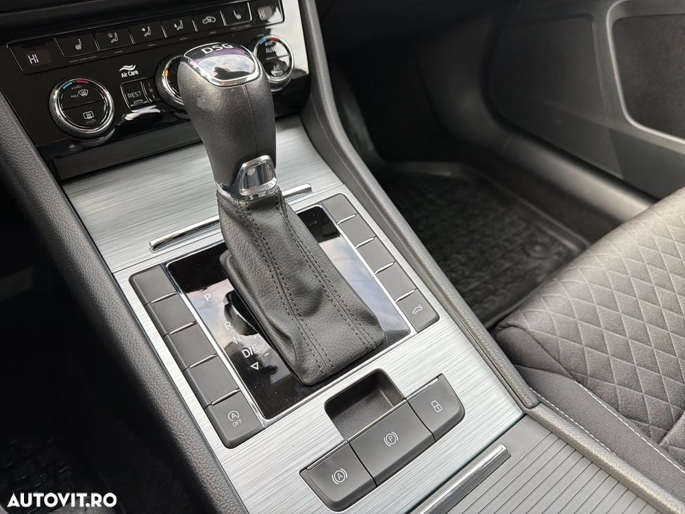 Skoda Superb 2.0 TDI DSG Style - 23