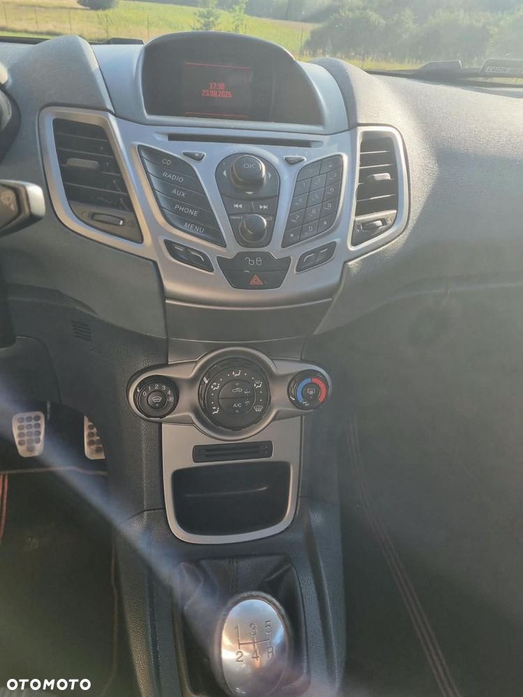 Ford Fiesta 1.25 Ambiente EU5 - 7