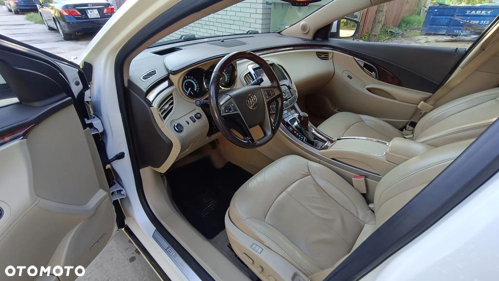 Buick Lacrosse - 8
