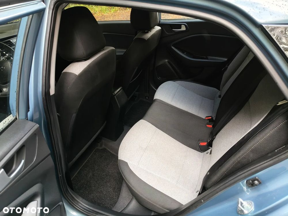 Hyundai i20 blue 1.2 Select - 10