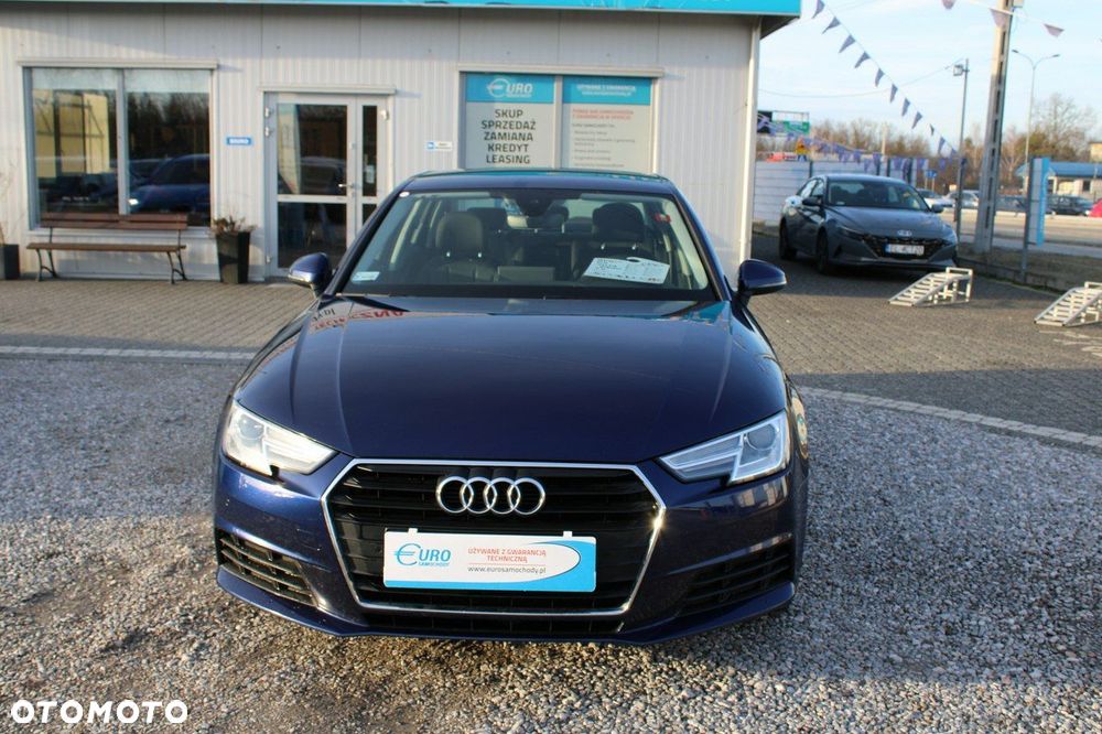 Audi A4 Limousine - 4