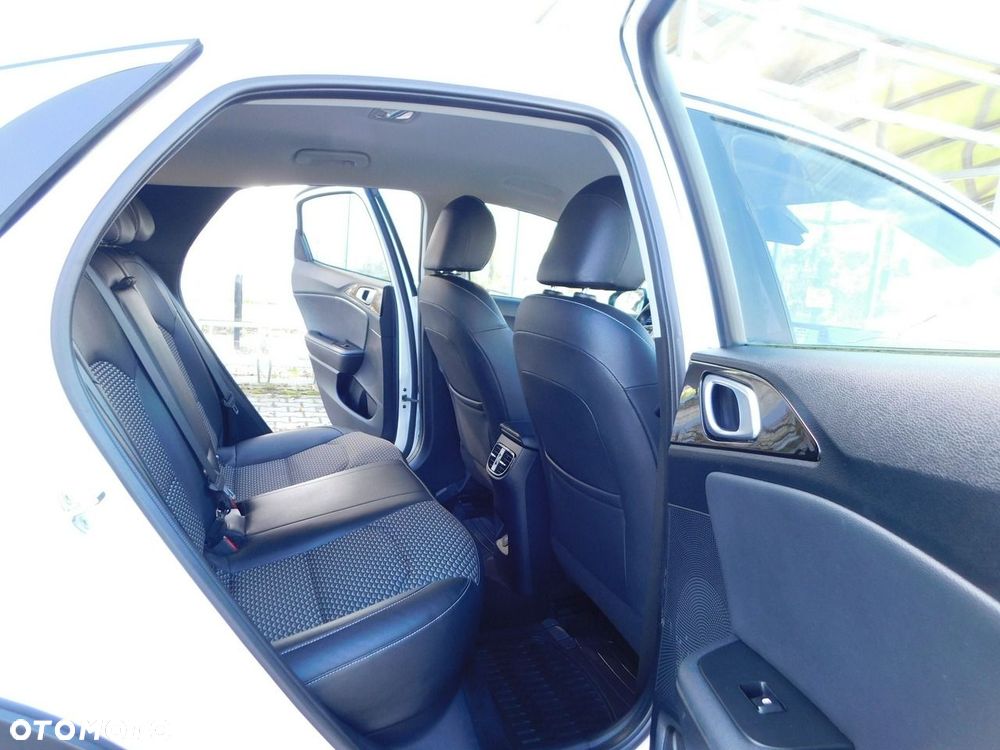Kia XCeed 1.6 CRDi SCR L Business Line DCT - 11