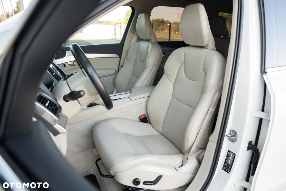 Volvo XC 90 B5 D AWD Geartronic Momentum - 22