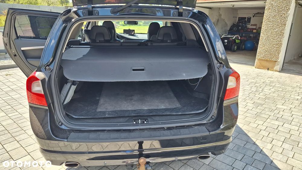 Volvo V70 D5 Momentum - 24