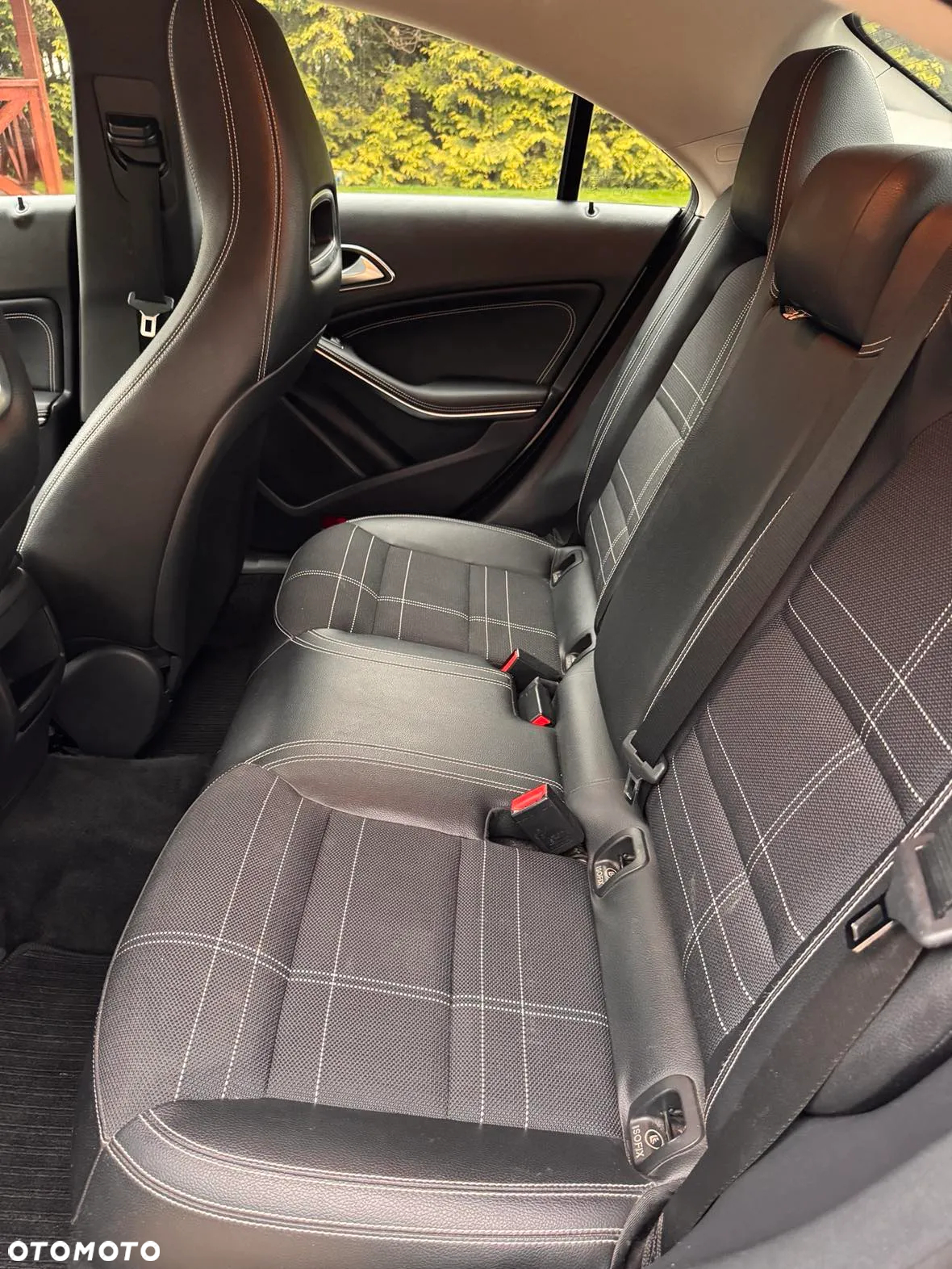Mercedes-Benz CLA 250 7G-DCT - 12