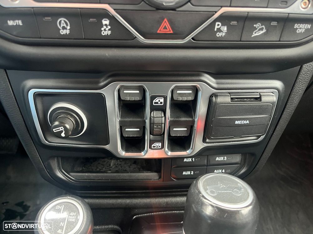 Jeep Wrangler Unlimited 2.2 CRDi AWD Auto Sky One-Touch Sahara - 31