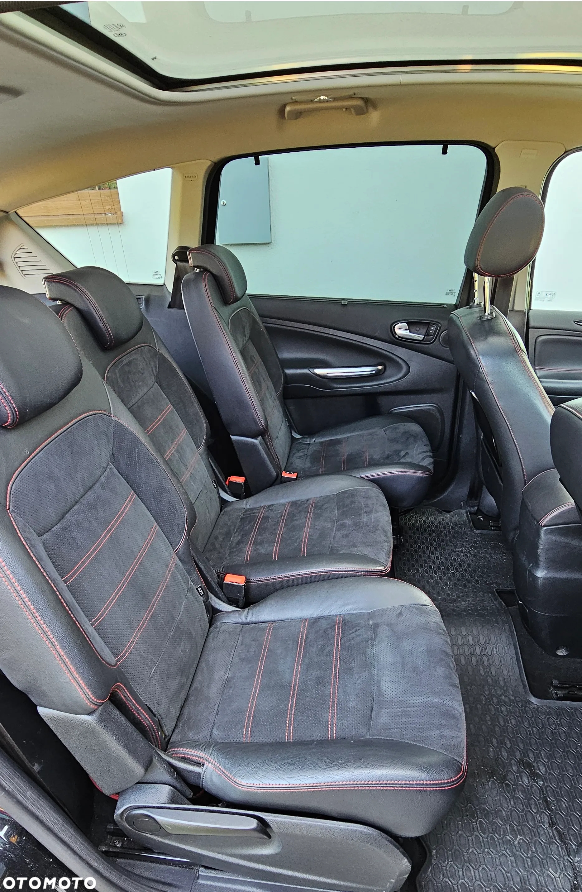 Ford S-Max - 17