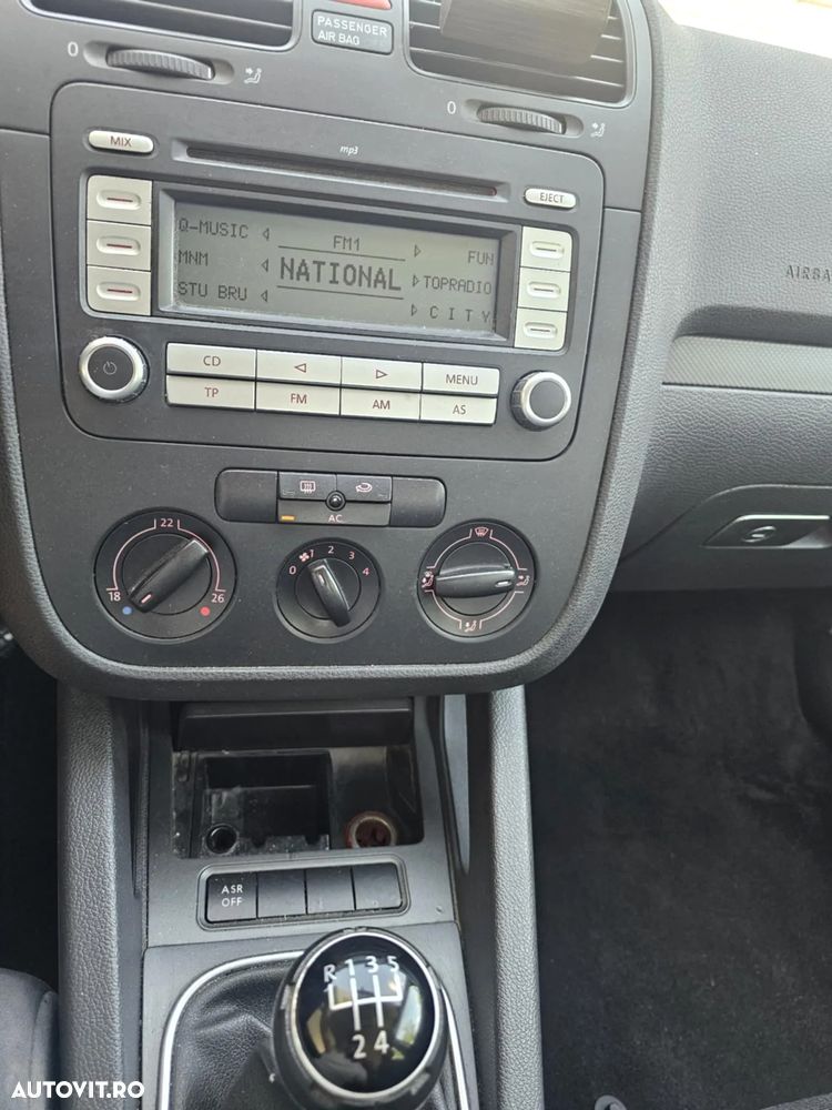 Volkswagen Golf 1.9 TDI DPF Comfortline - 4