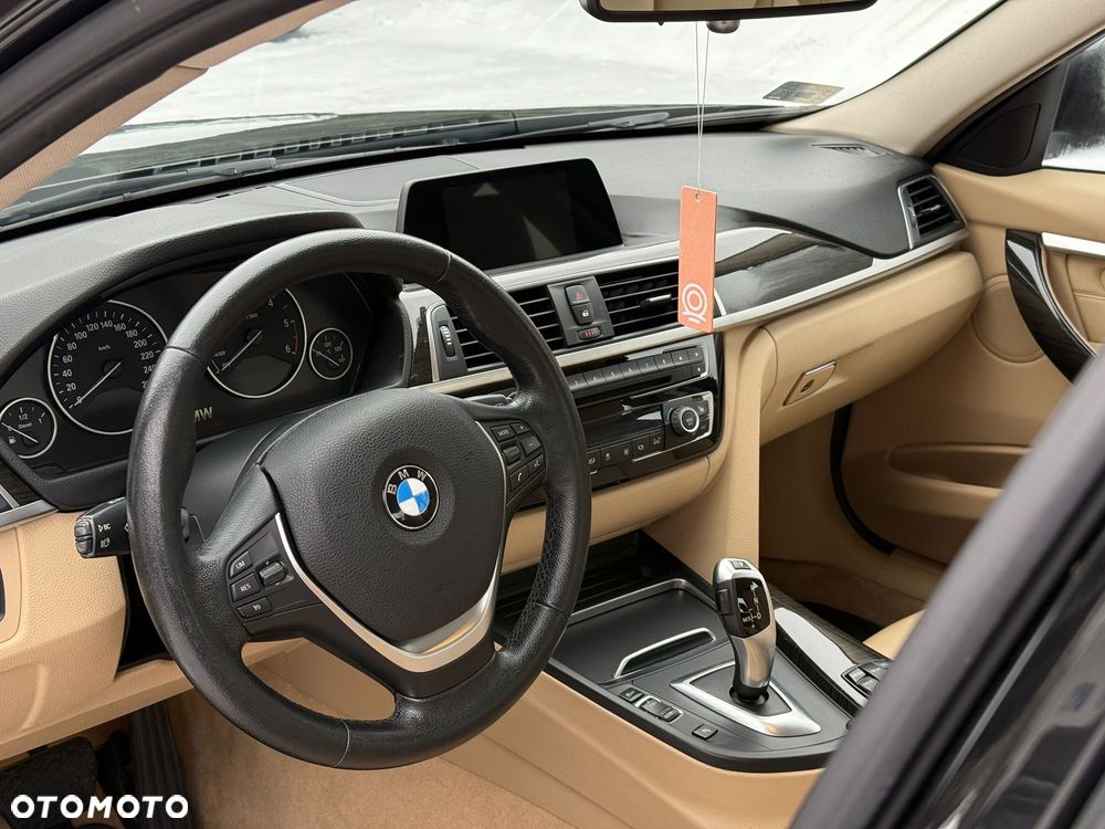 BMW Seria 3 320d xDrive Luxury Line - 11