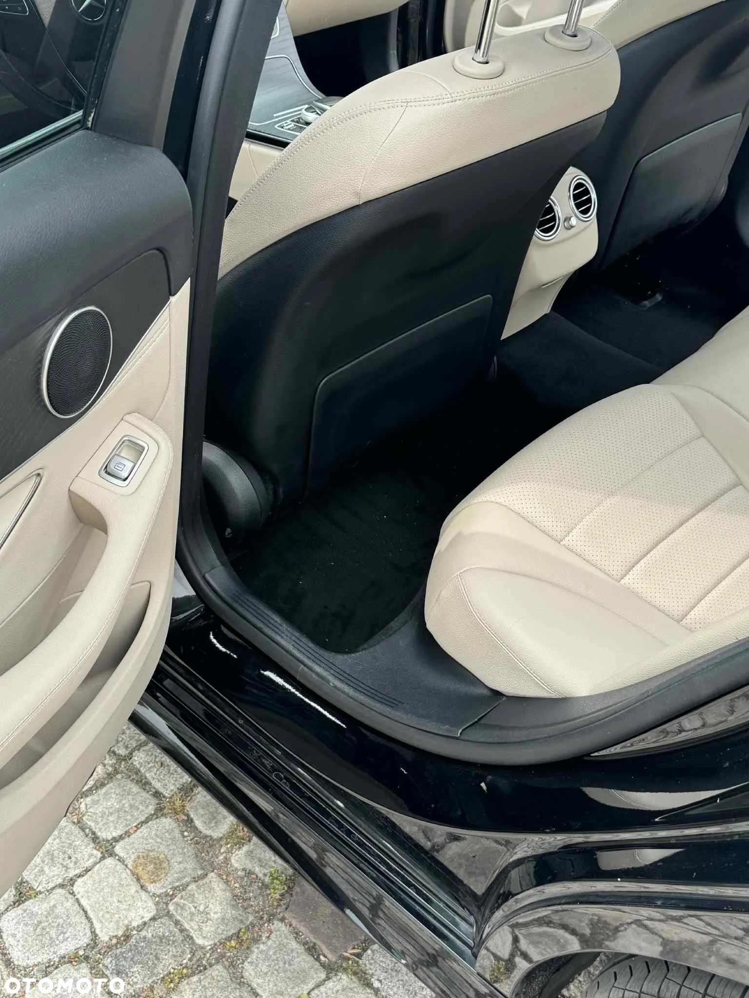 Mercedes-Benz Klasa C 300 4Matic 9G-TRONIC AMG Line - 12
