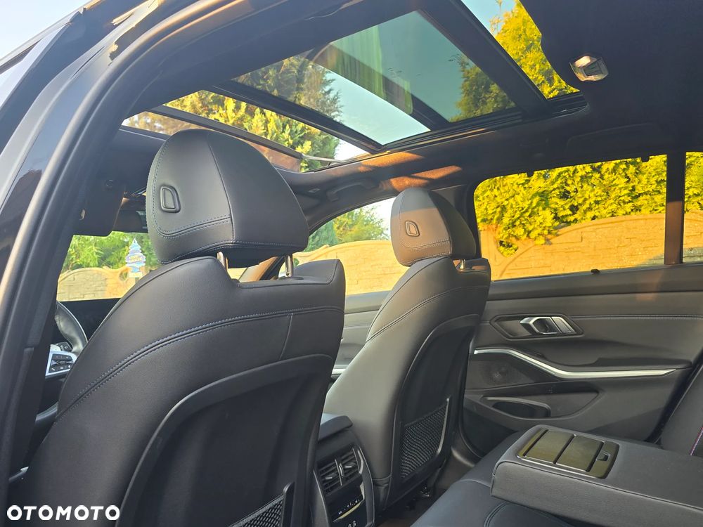 BMW Seria 3 320e M Sport - 16