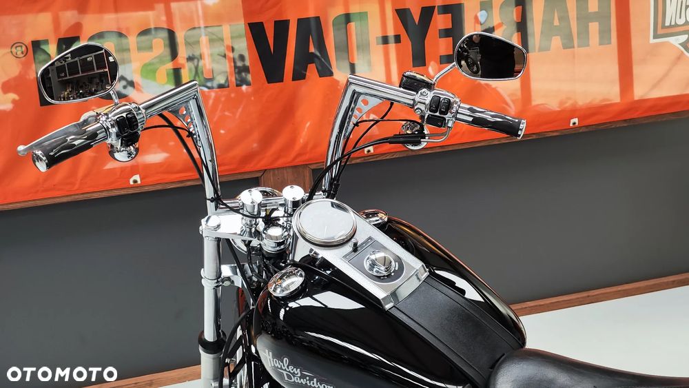 Harley-Davidson Softail Custom - 28