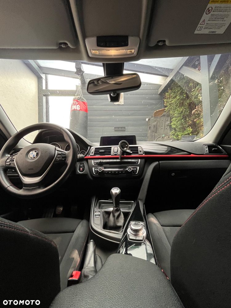 BMW Seria 3 320d - 25