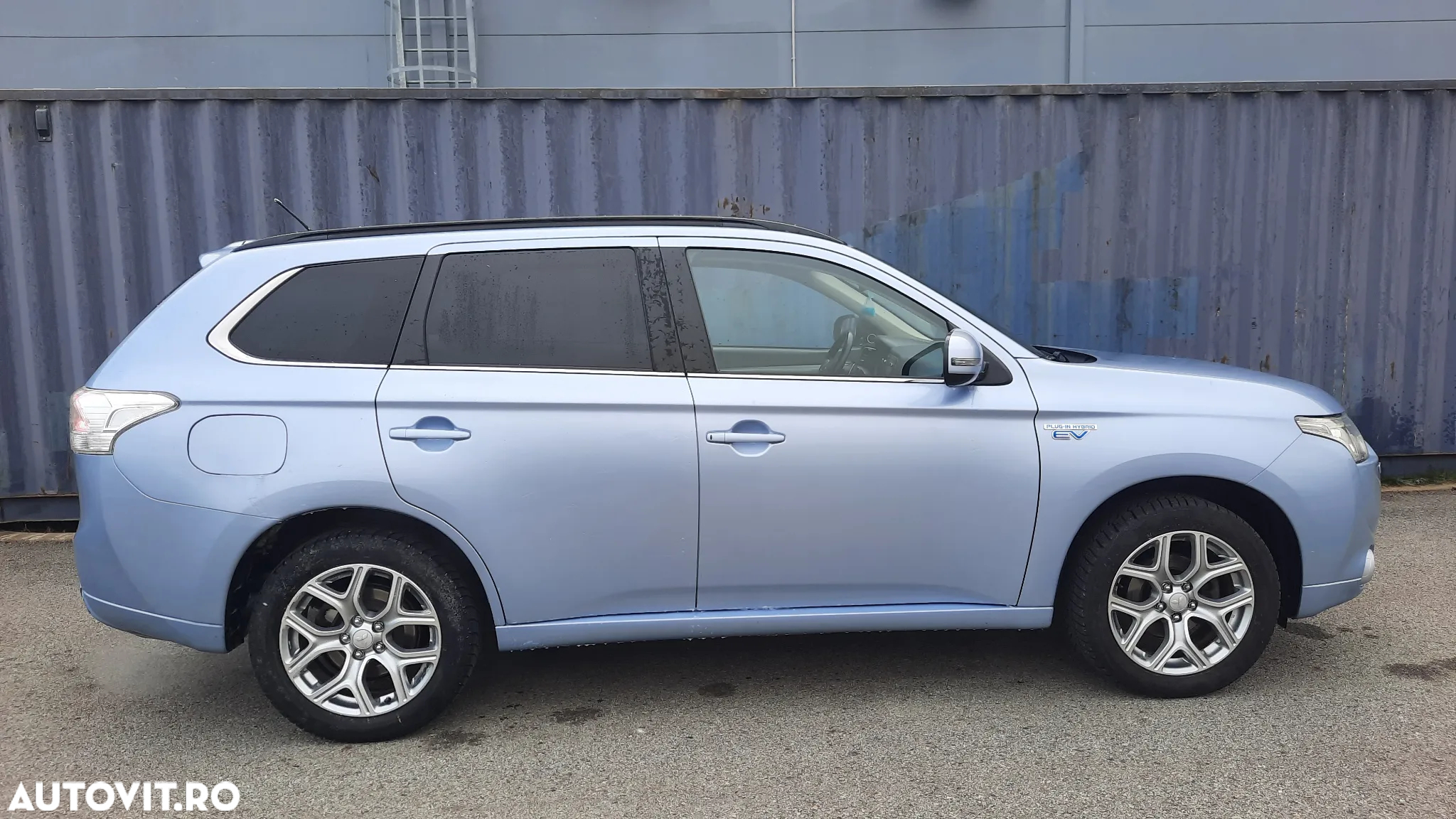 Mitsubishi Outlander 2.0 4WD Plug-In Hybrid - 5