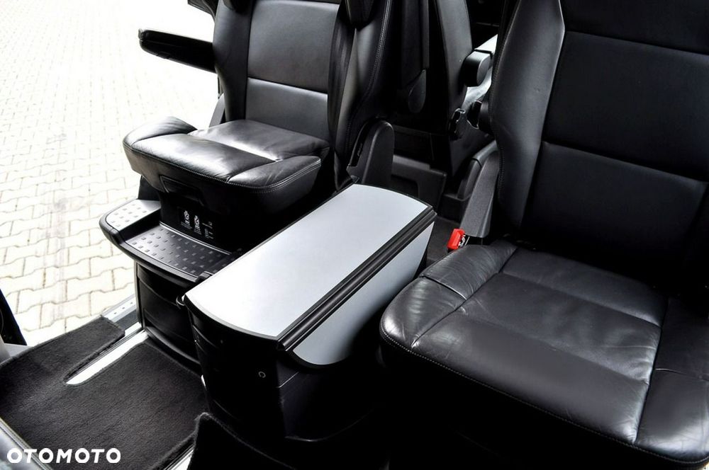 Volkswagen Multivan - 14
