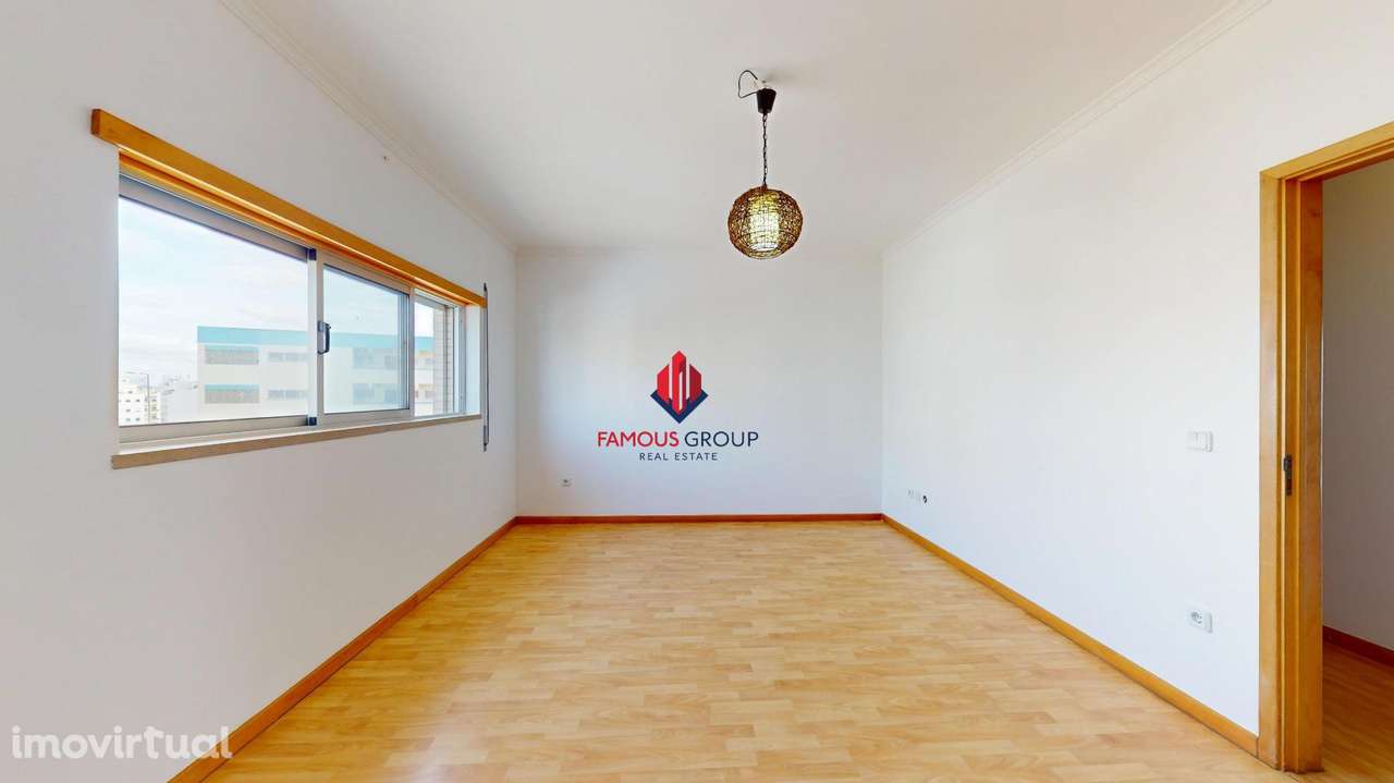 Apartamento T2 com garagem excelente localização - Grande imagem: 5/33