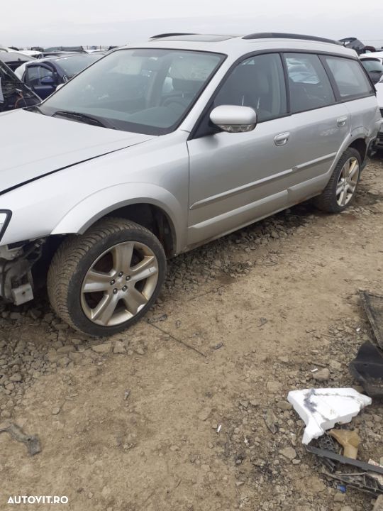 Dezmembrez Subaru Outback 3.0i - 4