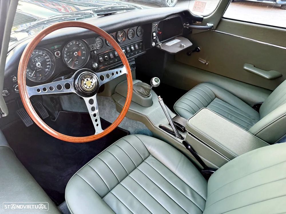 Jaguar E-Type - 9