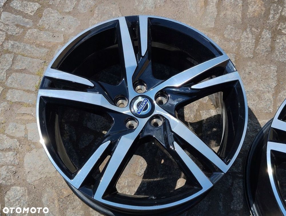 Volvo R Design 5x108 19 7,5J ET 50,5 32327353 4szt. - 6