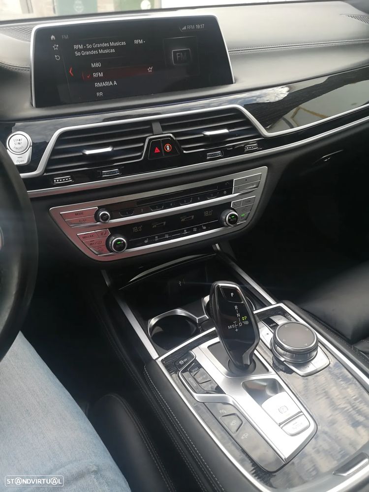 BMW 725 d Pack M - 14