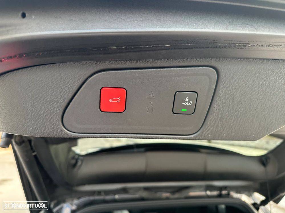 Peugeot 3008 1.6 Hybrid4 GT e-EAT8 - 35