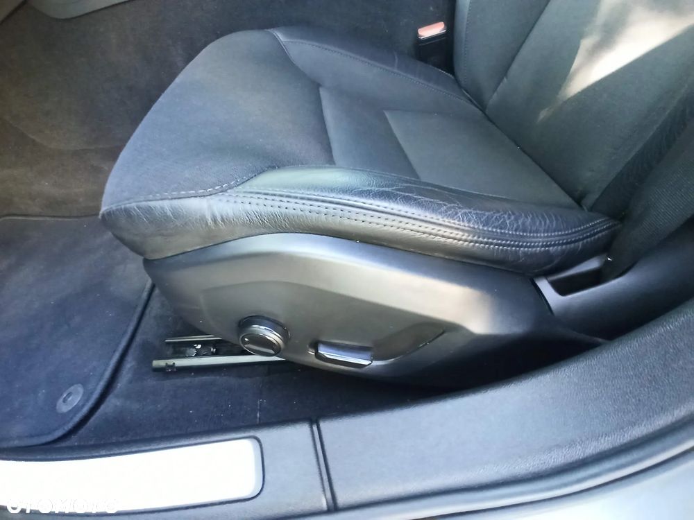 Volvo V60 D3 Geartronic Momentum - 33