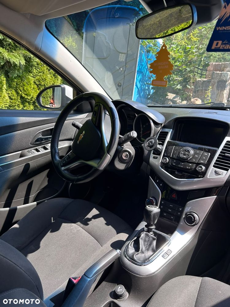 Chevrolet Cruze 1.7 D LT+ - 9